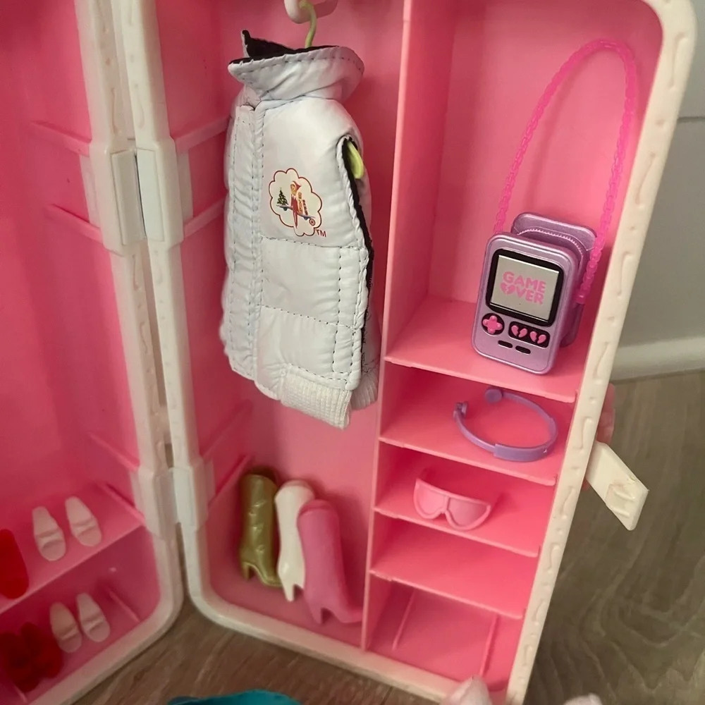 Barbie Carrying Case Clothes Bundle